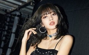 Лиза Black Pink во второй раз была выпущена клип друг друга со странными мальчиками