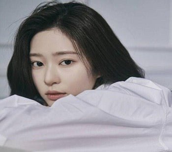 Minju в фильме очень привлекателен