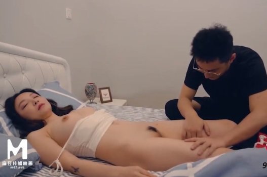 Zhao Jiamei раскрыл очень горячий секс -клип